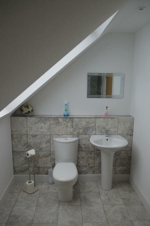 Отель Tarras Little Hadham Экстерьер фото